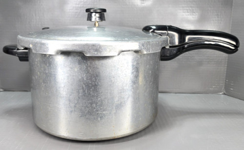 Presto pressure cooker 8qt - pressure,