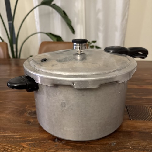 Presto pressure cooker 8qt - pressure,